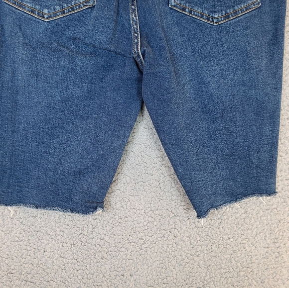 BDG Urban Outfitter Pine Med Wash Denim Stretch Bermuda Cut Off Jean Short Sz 31 - Picture 11 of 11